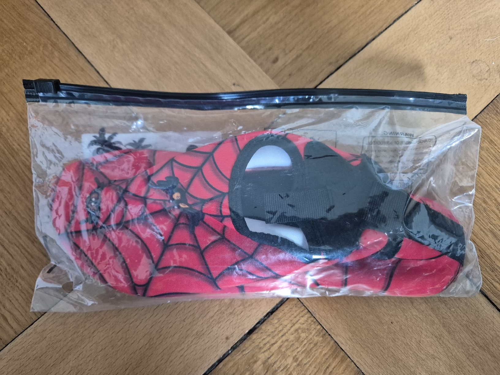 Scarpe per ragazzi: Kinder Badeschuhe Gr. 30/31 ab 1.- – Usato da Zürich venduto da patilamour 5