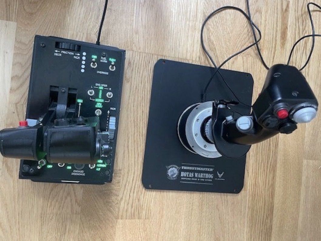 Thrustmaster Manettes: Thrustmaster HOTAS Warthog Flight Stick and Throttle – Neuf (Voir description) à Jens par EverybodyLies 1