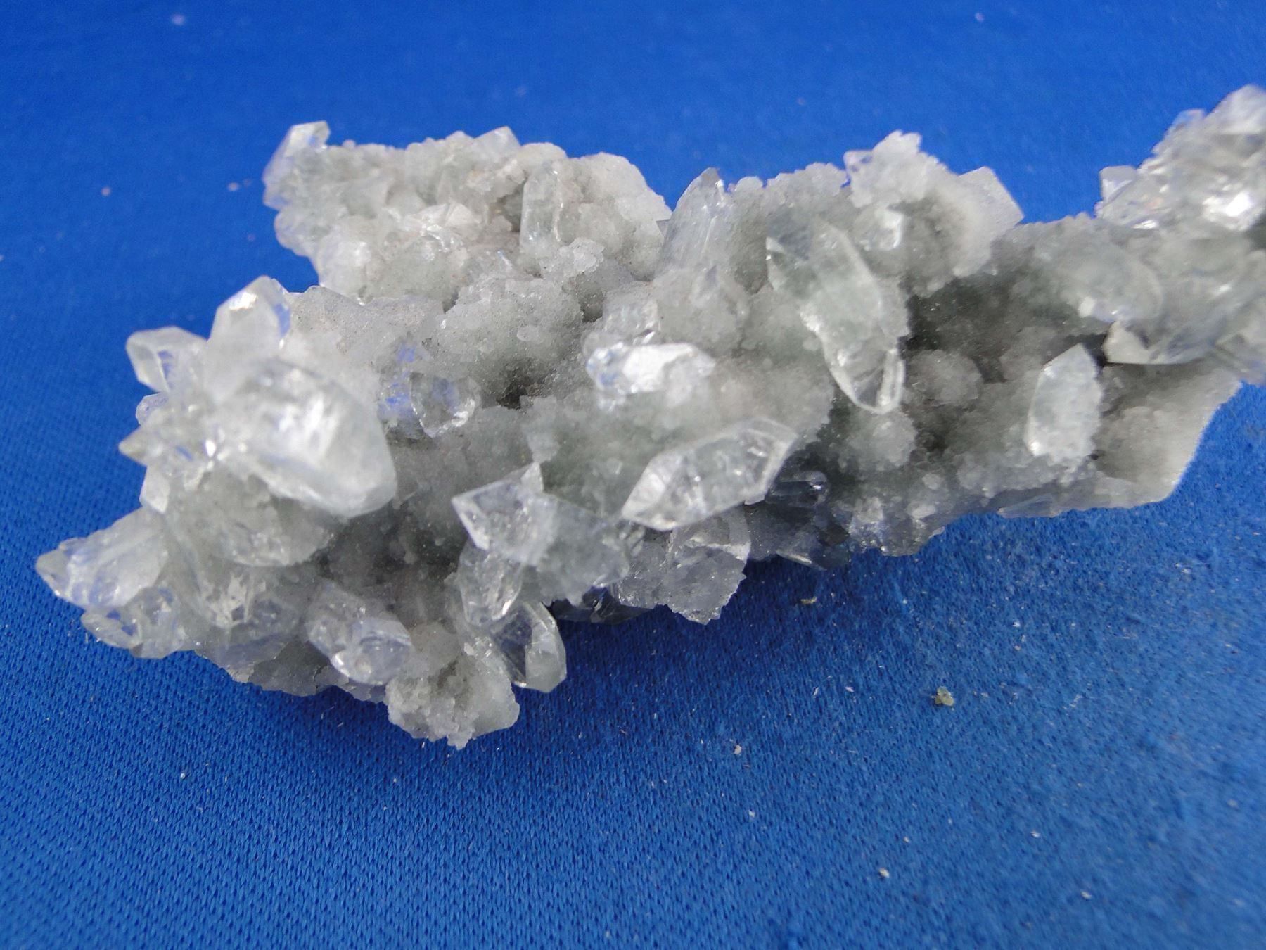 Mineralien & Heilsteine: Apophylit auf Quarz var Chalcedony – Gebraucht aus Schinznach Bad von Demerald 6