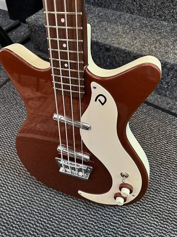 Strumenti musicali: Danelectro 59 Short Scale Bass. Retro Style – Usato da Morges venduto da GvnMusic 4