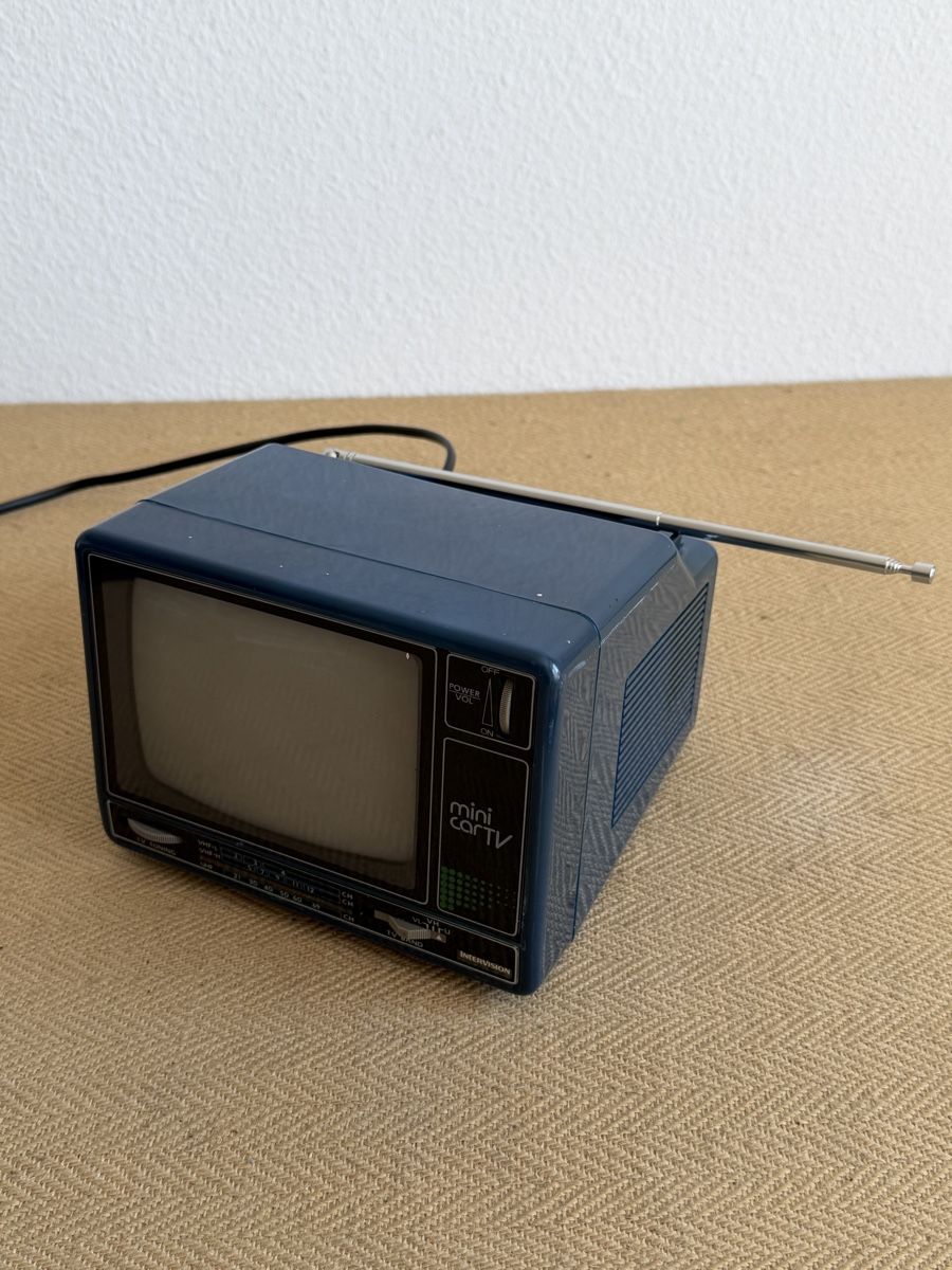 Televisori: Vintage Intervision Mini Car TV Fernseher  – Usato da Konolfingen venduto da petzipetz