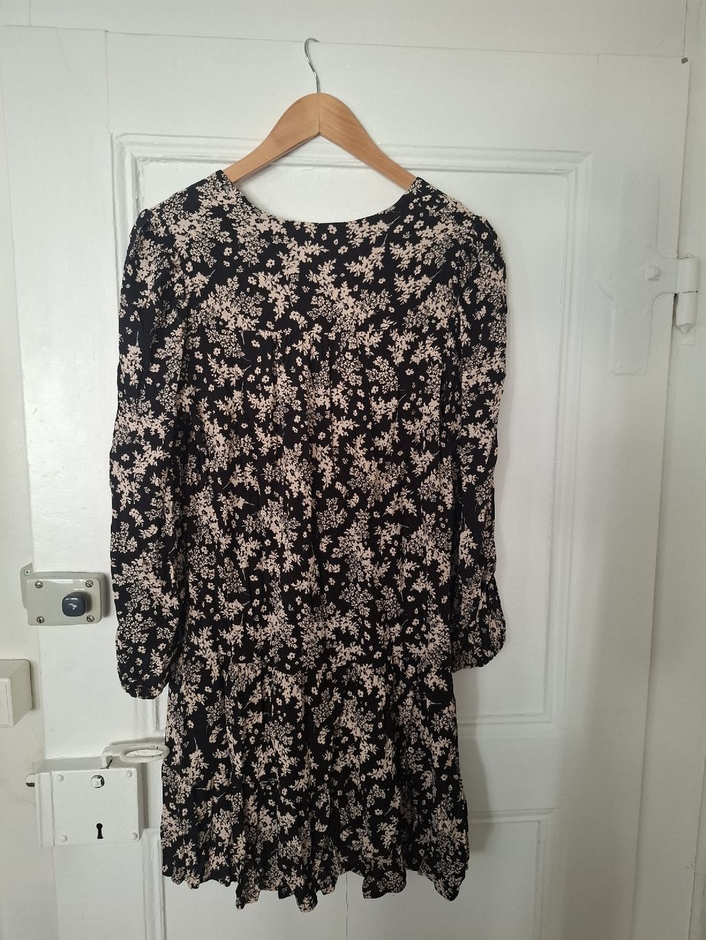 Mango Kleider: Kleid MNG geblümt – Gebraucht aus Bern von Belverdere21