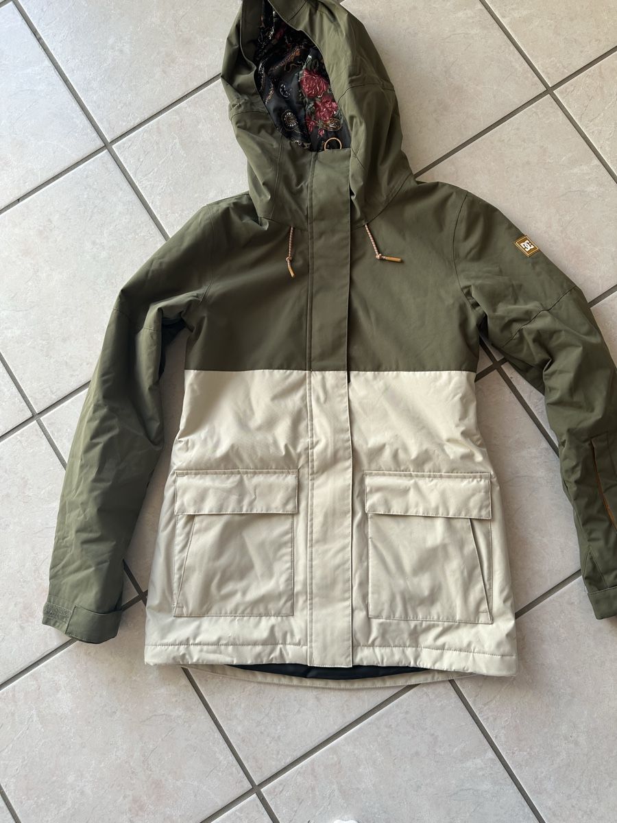 DC shoes Giacche: DC Snowboardjacke XS – Usato da Sörenberg venduto da Kaneohe