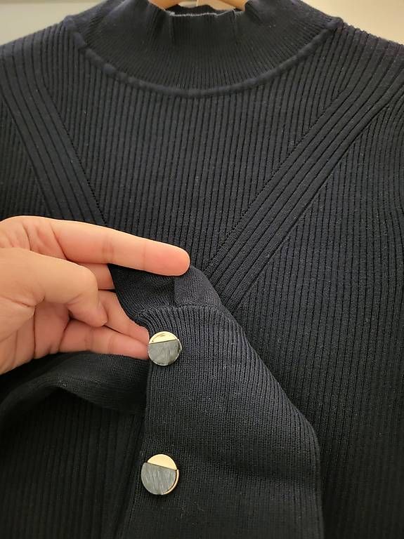 Maglioni & Felpe: Pull en maille en très bon état – Usato da Bernex venduto da luanacsoares 2