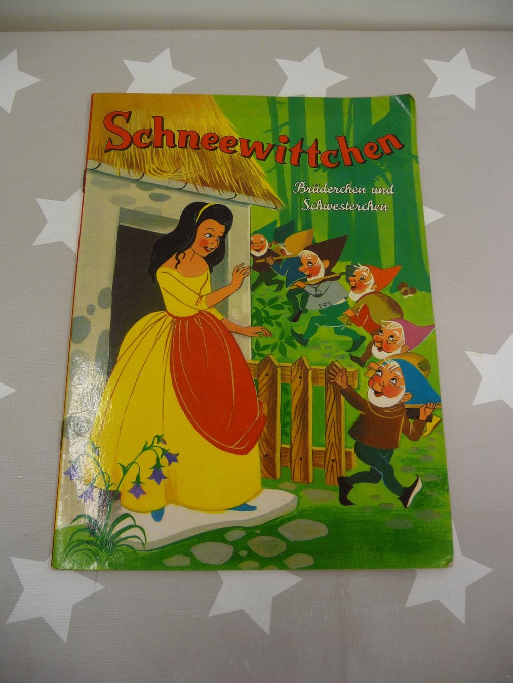 Libri: Buch: Schneewittchen Brüderchen und Schwesterchen – Usato da Rafz venduto da Powacaddy