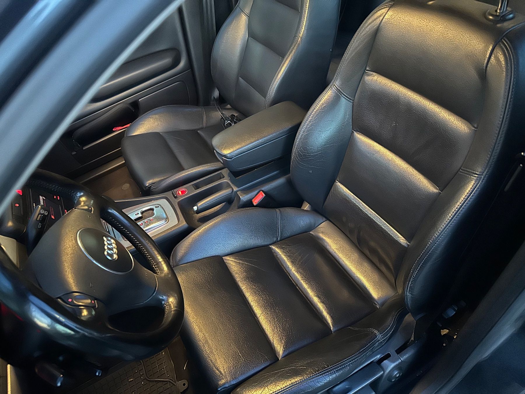 Audi Autos: Audi A4 AVANT 1,8  turbo  AUTOMAT – D'occasion à Wil SG par NURTO34 6