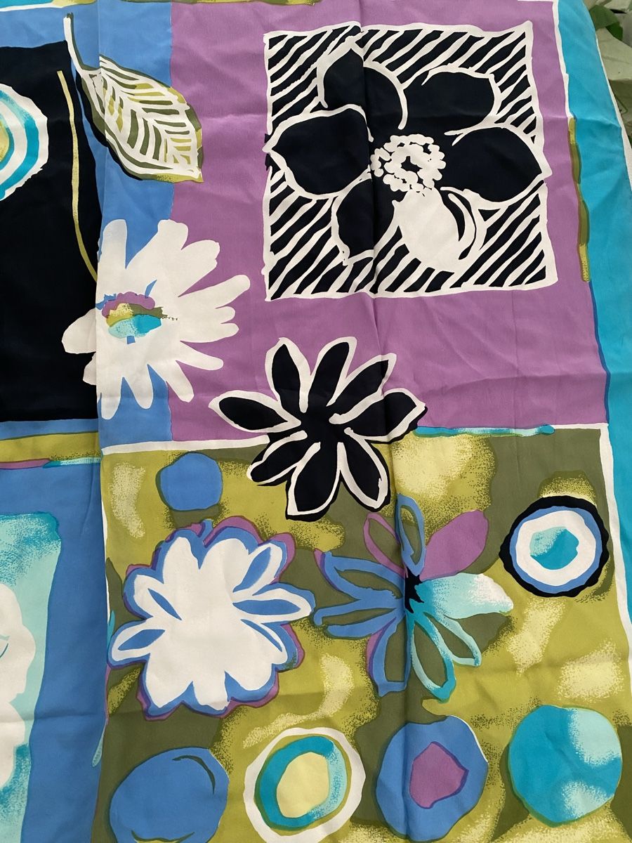 Foulards, Tücher & Schals: Seiden Foulard 🌸 – Gebraucht aus Opfikon von Luis144 2