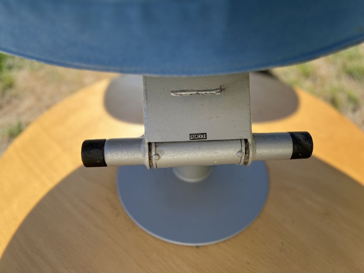 Stokke Poltrone: Stokke Peel Sessel mit Hocker blau – Usato da Neuenegg venduto da Magosaurus 2