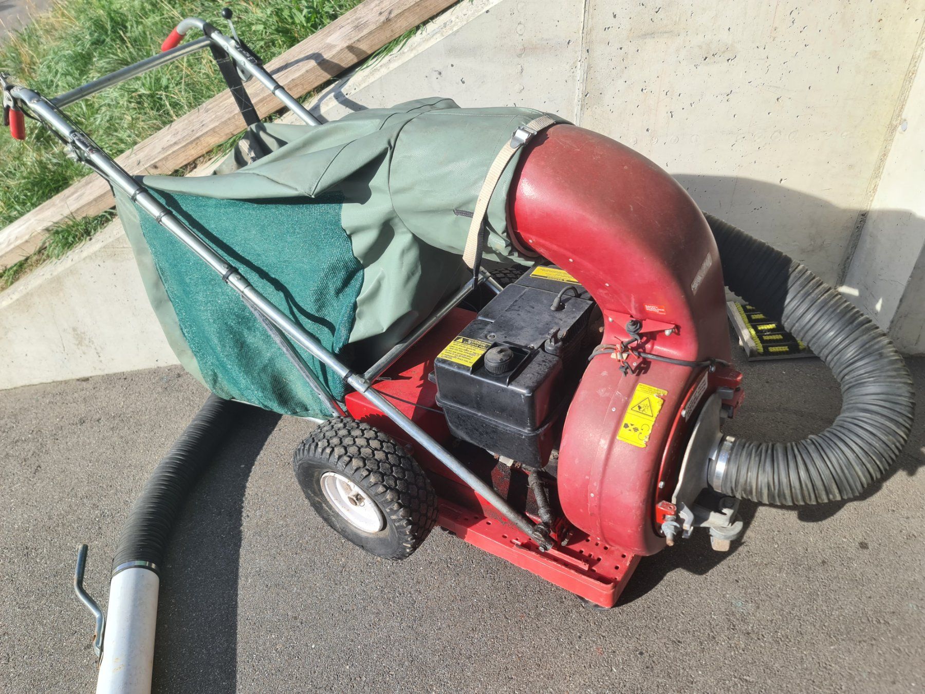 Tutte le macchine: Laubsaugmaschine – Usato da Worb venduto da Werich 3