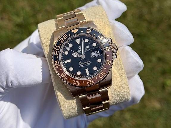 Rolex Uhren: Rolex GMT-Master 2 - Rootbeer - Vollgold – Gebraucht aus Schindellegi von SchLux