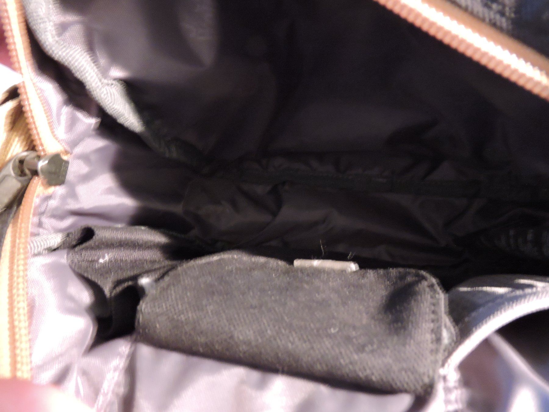 Jack Wolfskin Borse da donna: Jack Wolfskin Schultertasche Warwick Ave – Usato da Hauptwil venduto da Borusse01 8