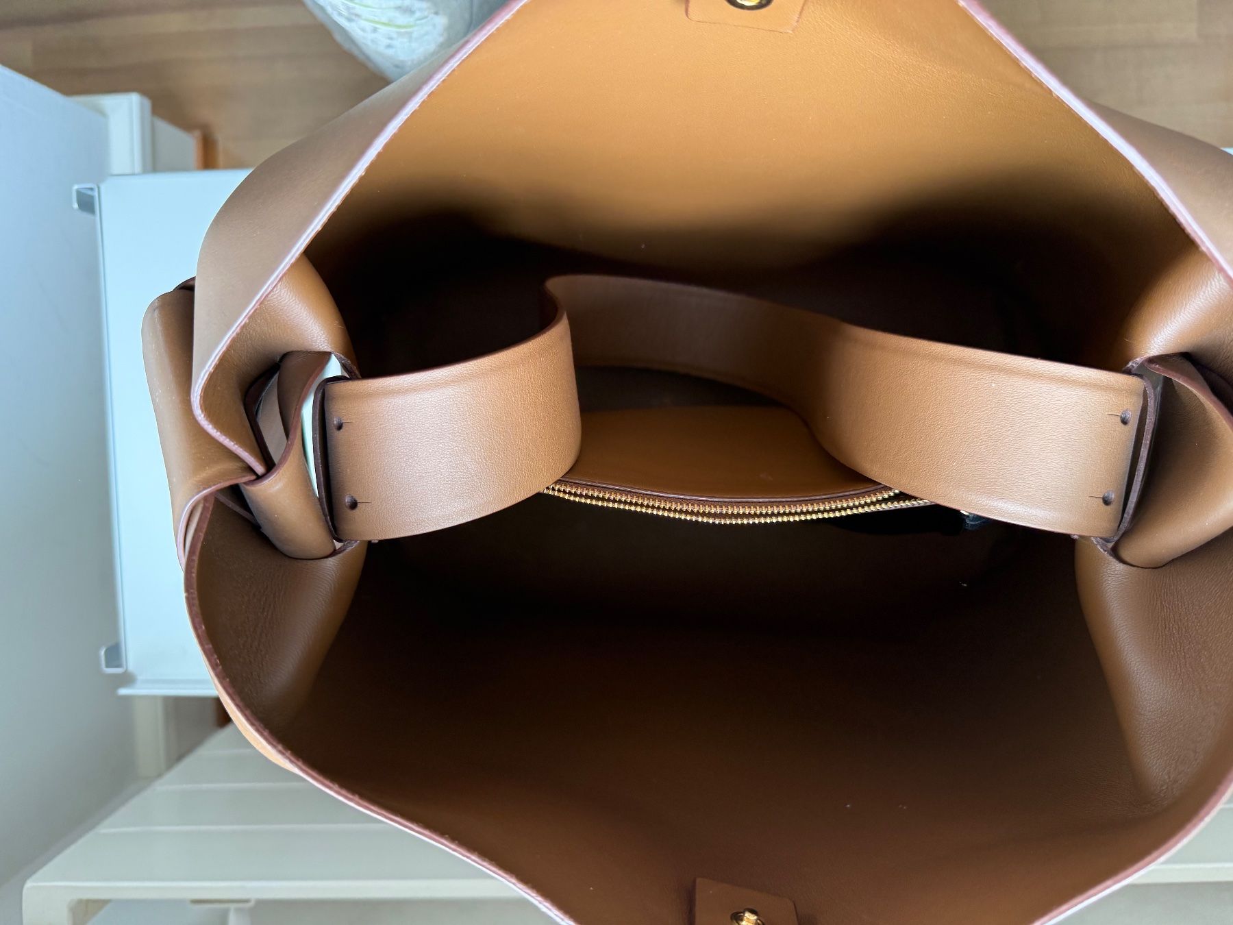 Acne Studios Sacs: Acne Studios Handtasche Large – D'occasion à Zürich par Midcentury 4