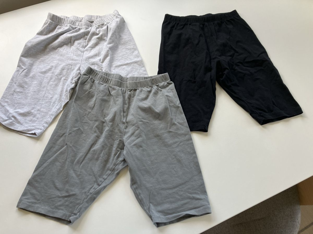 H&M Lotti di vestiti: H&M Capri Hosen 3er Set Grösse 152 – Usato da Weissbad venduto da Praxedis_P51