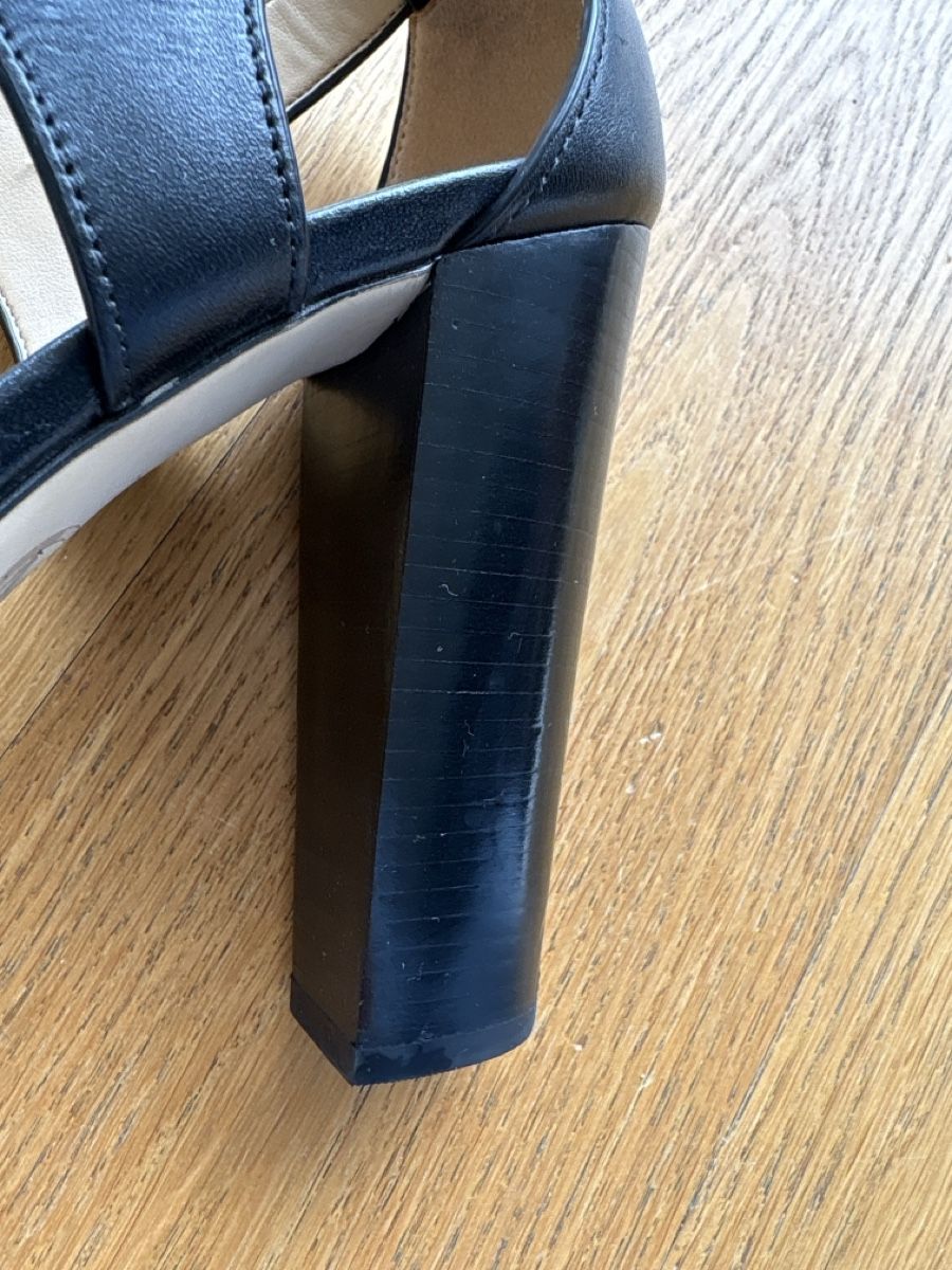 Michael Kors Scarpe da donna: Michael Kors Black Leather Heels - Size 7/ EU size 37 – Usato da Oberengstringen venduto da tal_t5f9 6
