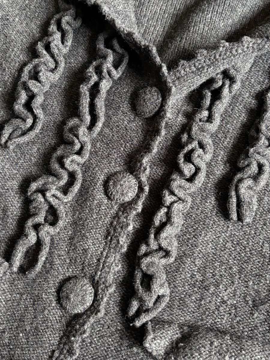 Odd Molly Giacche: Odd Molly Strickjacke grau mit Rüschen  – Nuovo (secondo la descrizione) da Zürich venduto da megastored 2
