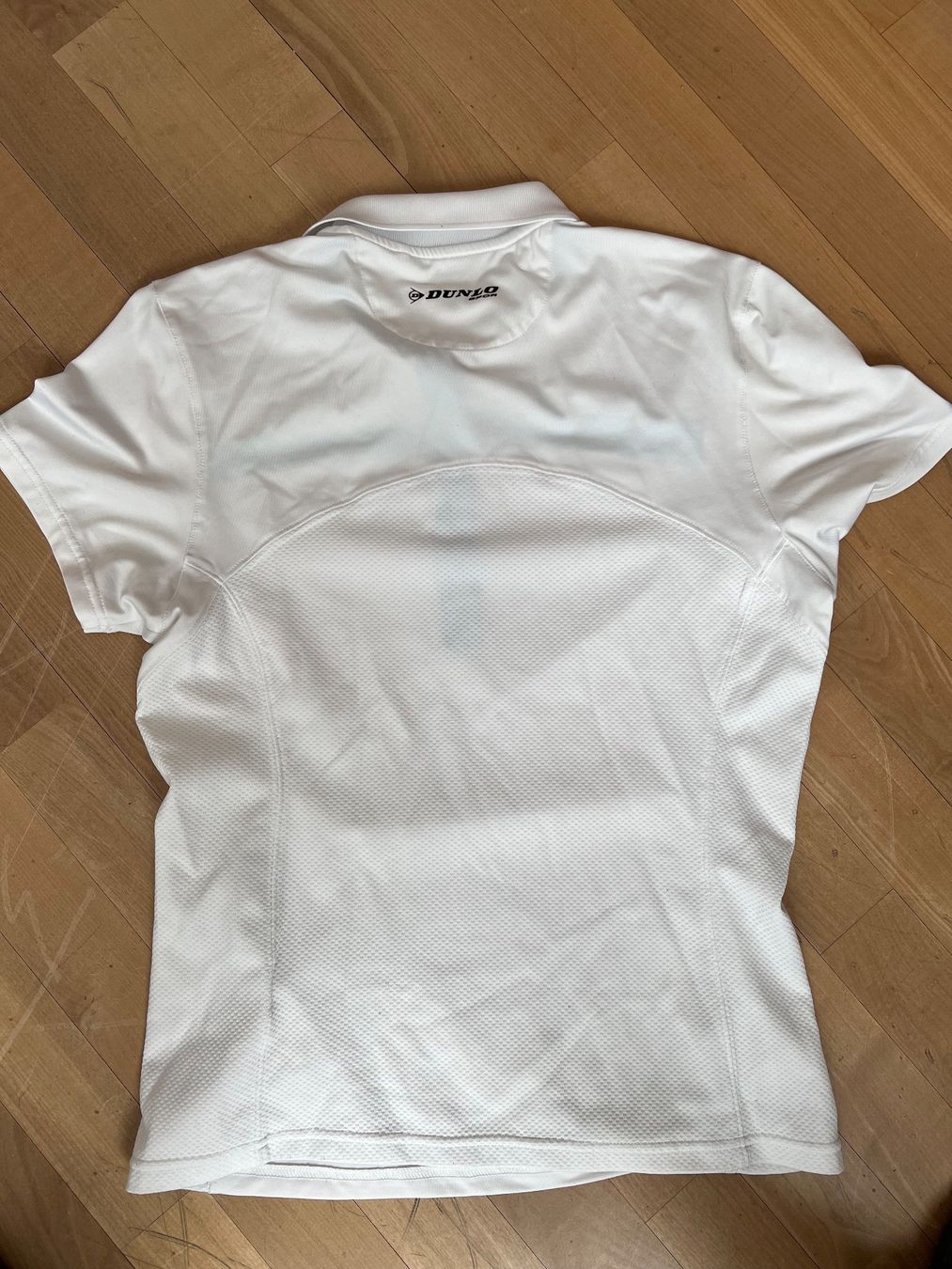 T-shirt: Sportshirt Dunlop – Usato da Liestal venduto da FlomiVivi 1