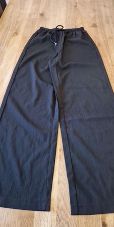 Schwarze Sommerhose Grösse xs-32 - Top Zustand!