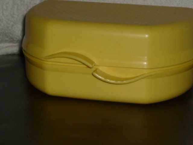Tupperware Contenitori & Simili: TUPPERWARE PAUSE UND GUETZLIBOX – Usato da St.Gallen venduto da Anso 2