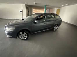 2010 Skoda Oktavia sehr schön wenig km 