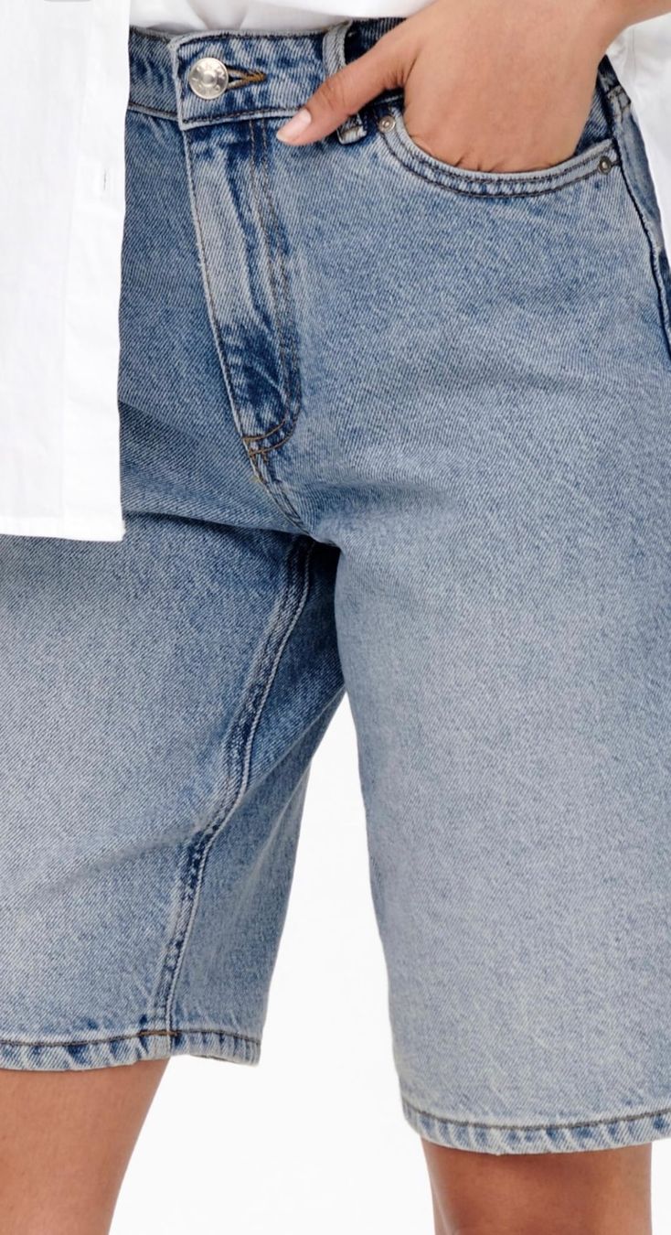 Only Jeans: Denim Short Gr S ( loose fit) von ONLY – Usato da Luzern venduto da Sono2 2