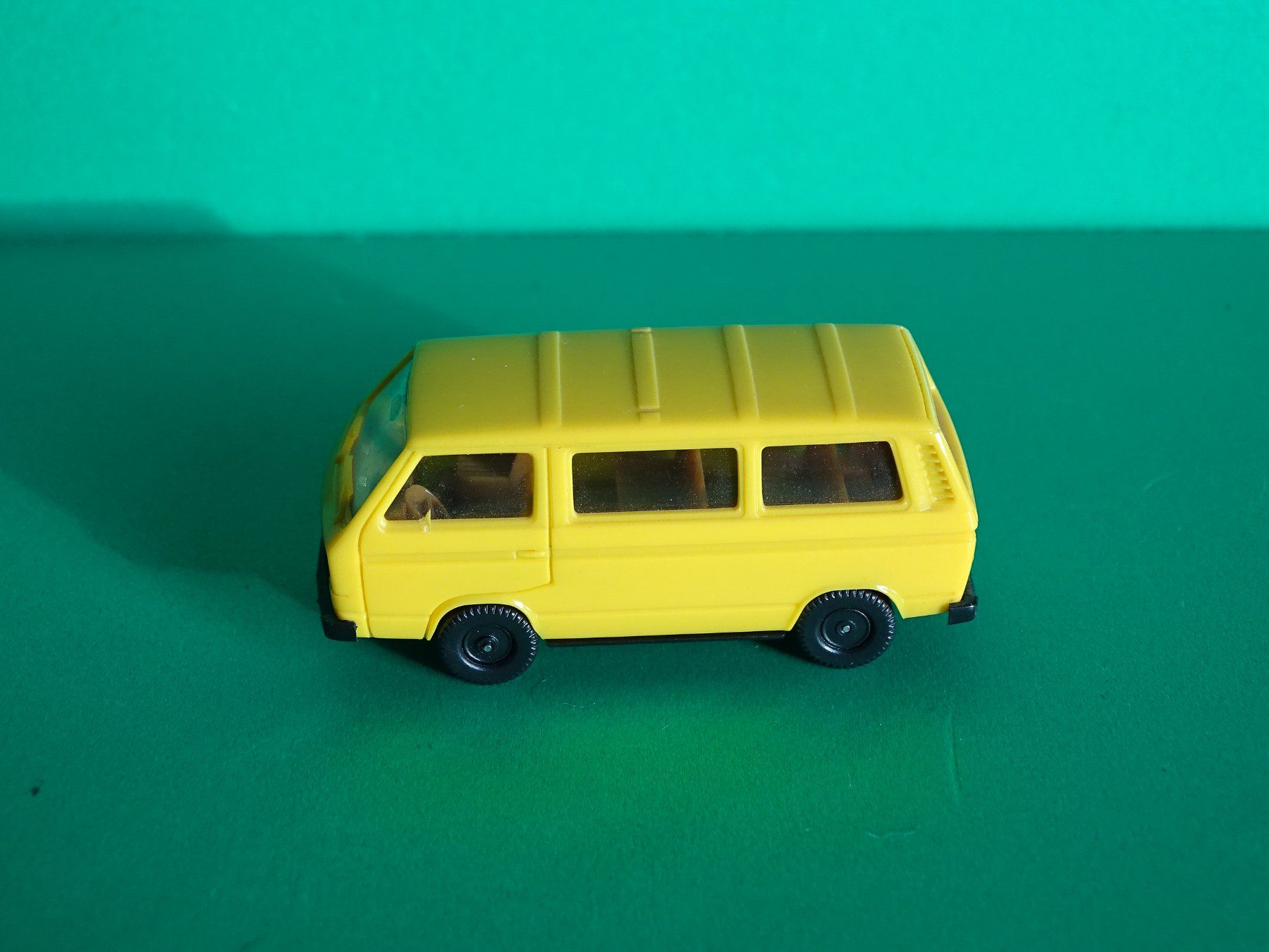 Herpa Voitures modèles: VW Bus von Herpa 1/87 – D'occasion à Bretzwil par Meex 2