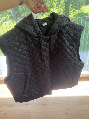 Westen H&M Divided gesteppt schwarz Grösse M neuwertig
