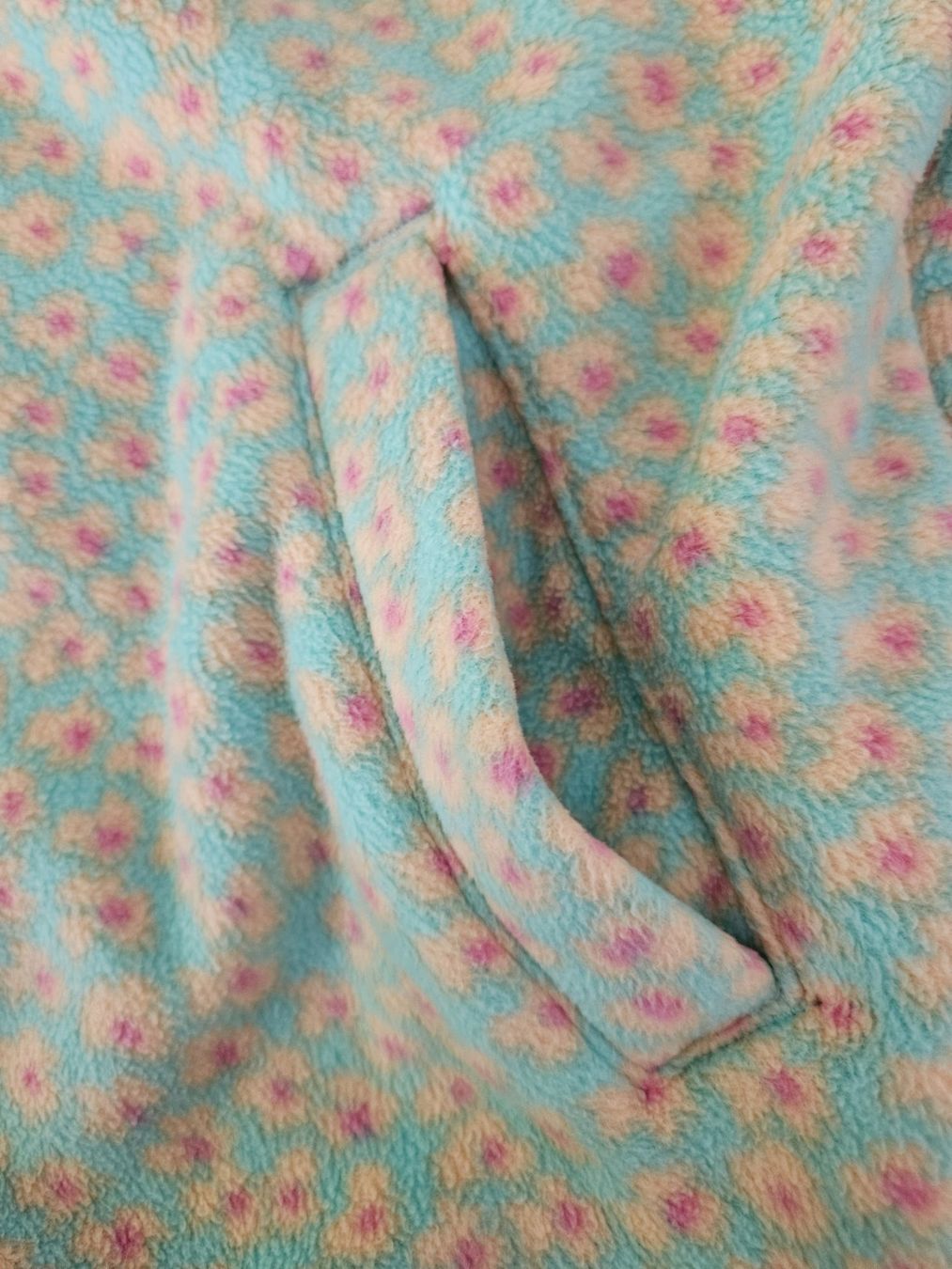 Roxy Pulls et sweat-shirts: Fleece Pullover Roxy Blumenmuster Gr.122 wenig getragen – Neuf (Voir description) à Häfelfingen par Selivia 4