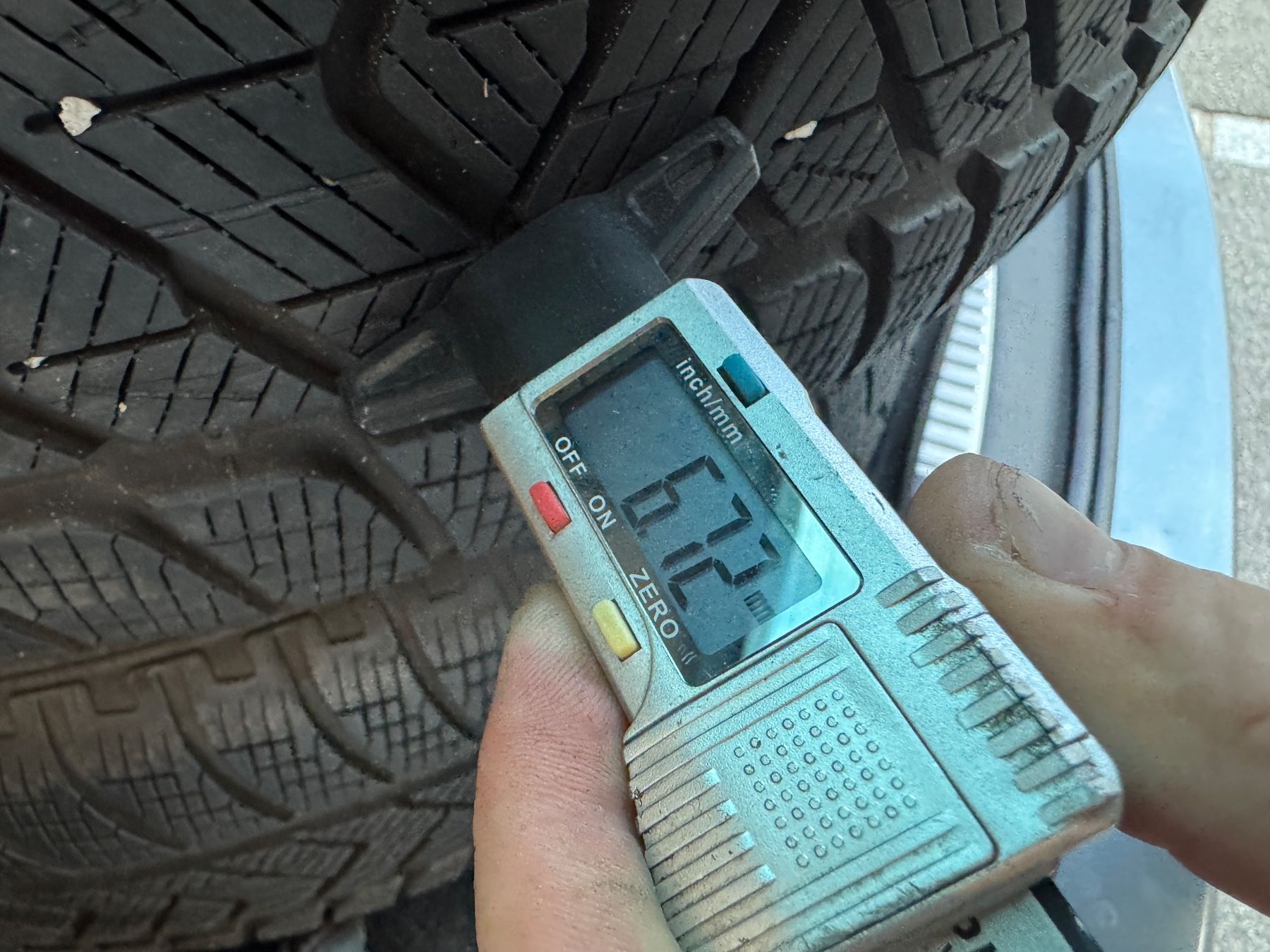 Pirelli Pneus & Roues: 235/55R20 – D'occasion à Widen par Dinero02 2