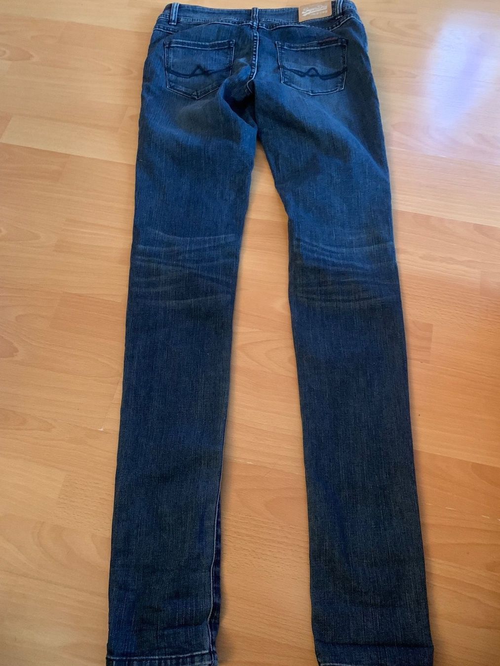 Superdry Jeans: Joli jeans Superdry t. 32x32 - 40cm – Gebraucht aus MEYRIN von Gwendo10 1