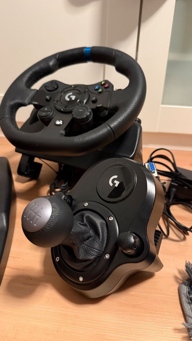Logitech Controller: Logitech G923 Trueforce Sim-Racing Lenkrad mit Schalthebel – Gebraucht aus Luzern von AlanJusufi 3
