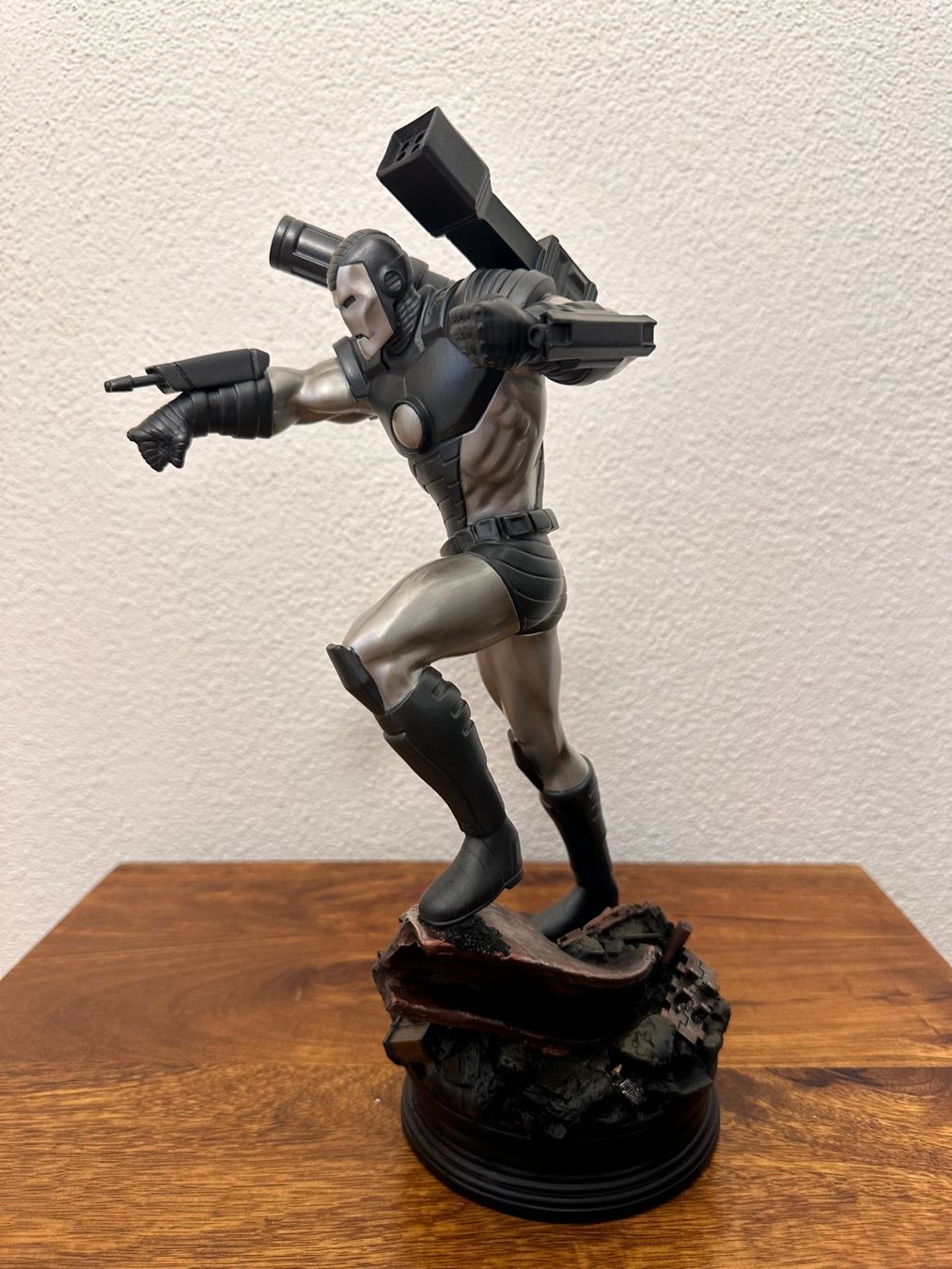 Marvel Statuette: Iron Man: War Machine Painted Statue - Bowen Designs /Marvel – Usato da Rotkreuz venduto da Mr.TeaLeaf
