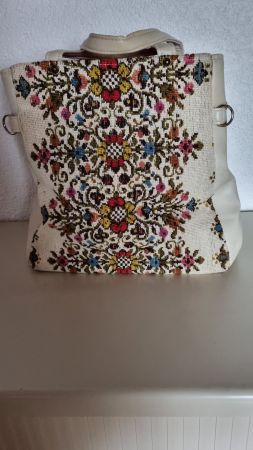 Sac à main vintage unique, broderie fleurie.