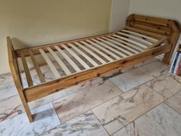 Bettgestell (Holz) UND Lattenrost 90x200