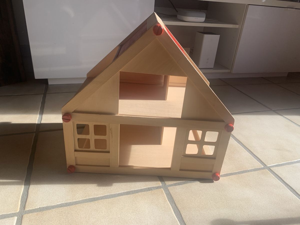 Spielzeuge: Puppenhaus mit Zubehör – Gebraucht aus Baden von lic_56j6
