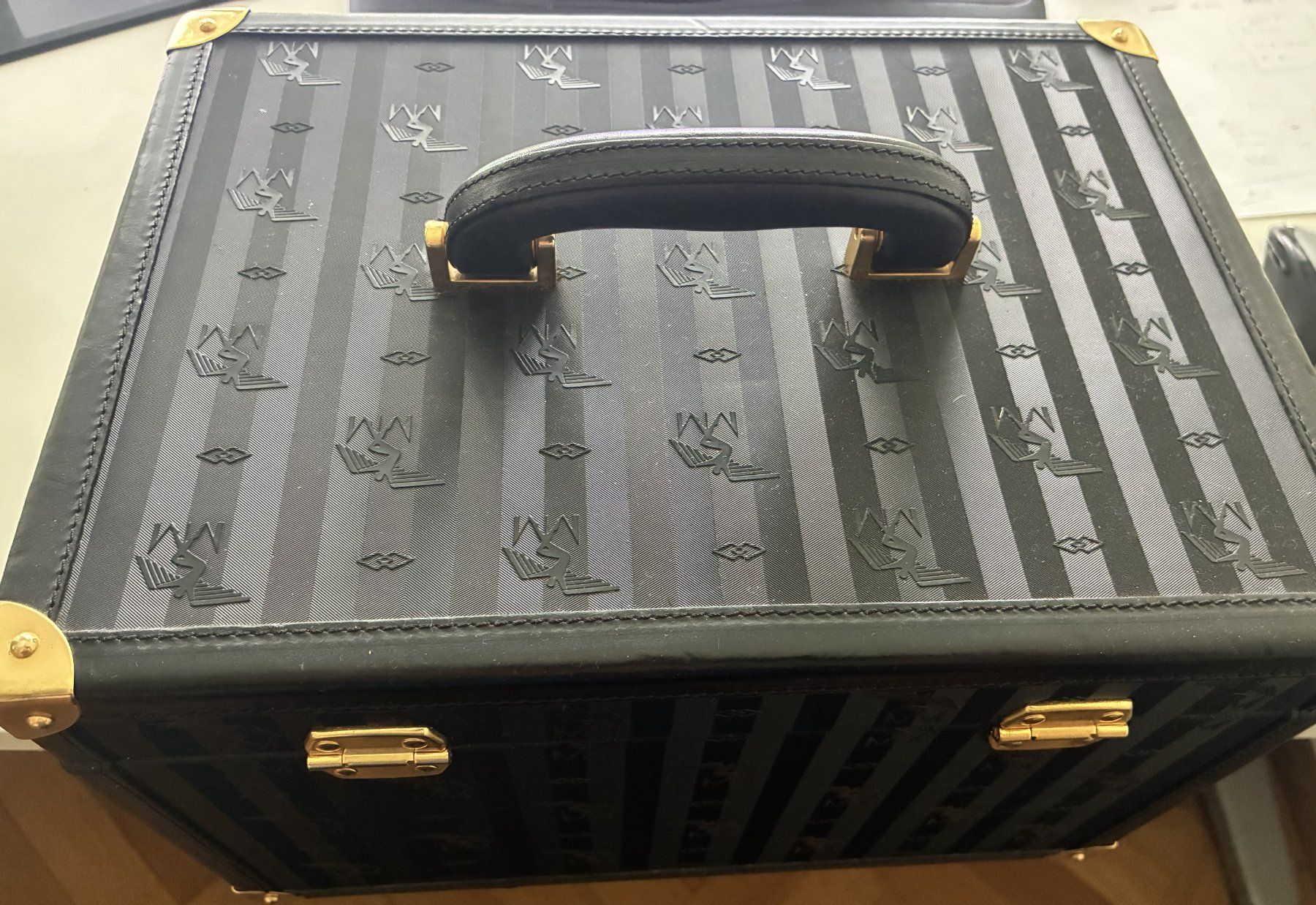 Maison Mollerus Kosmetikkoffer: Maison Mollerus Beautycase – Gebraucht aus Zürich von bl8_5t5v 1