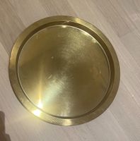 Rundes Tablett in goldfarben gebraucht