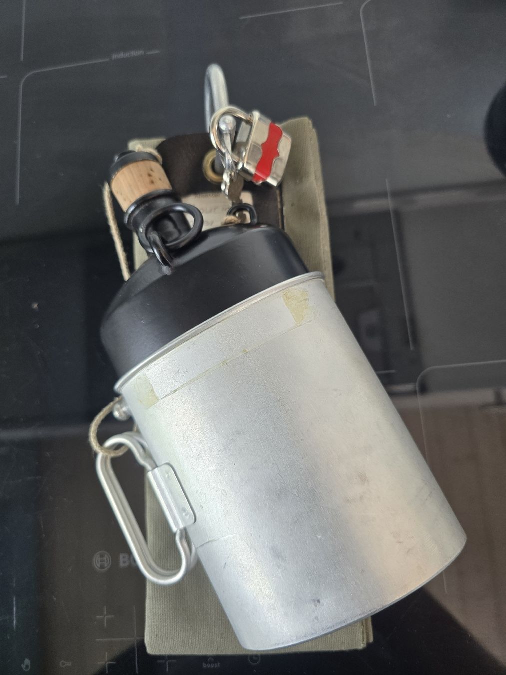 Attrezzatura & Pezzi di ricambio: Original Schweizer Armee Feldflasche mit Überzug, Top – Usato da Kestenholz venduto da _Nostalgia_ 4