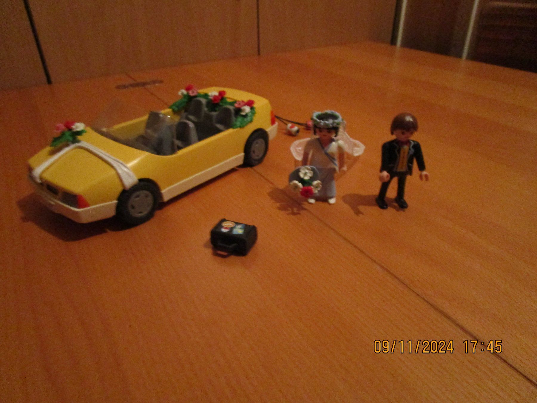 Playmobil Jouets: Playmobil Hochzeitsauto mit Ehepaar – D'occasion à Wetzikon ZH par Storchadebar 2