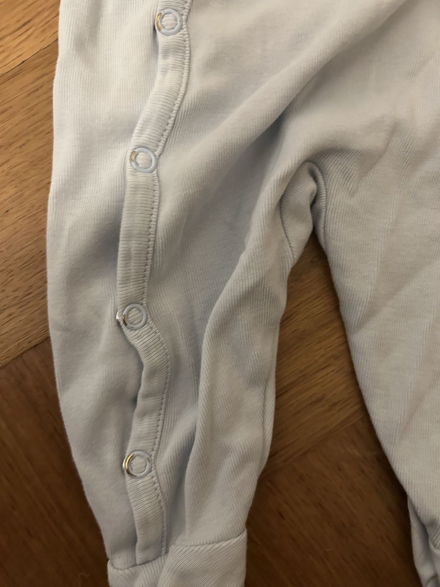 Pigiama & Simili: Hellblauer Absorba Strampler, Gr. 1 Mnt/53cm – Usato da Zürich venduto da lau_zb7c 4