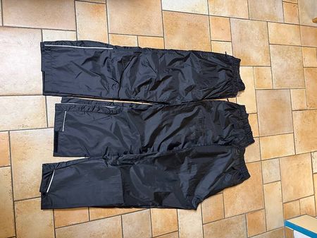 NEU 3 Regenhosen Gr. L, pro Stück CHF 10.-- 
