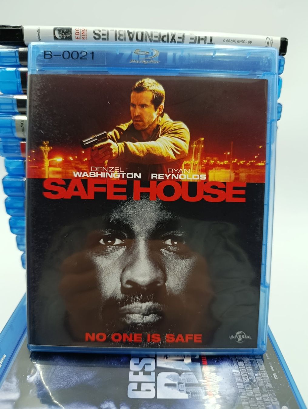 Tutti i DVDs: Safe House Blu-Ray DVD – Usato da Wil SG venduto da Donaldus