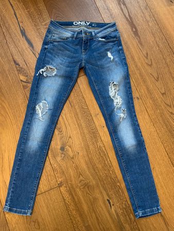 Only Jeans m. Löcher Farbe Dunkelblau, Gr. 28/30