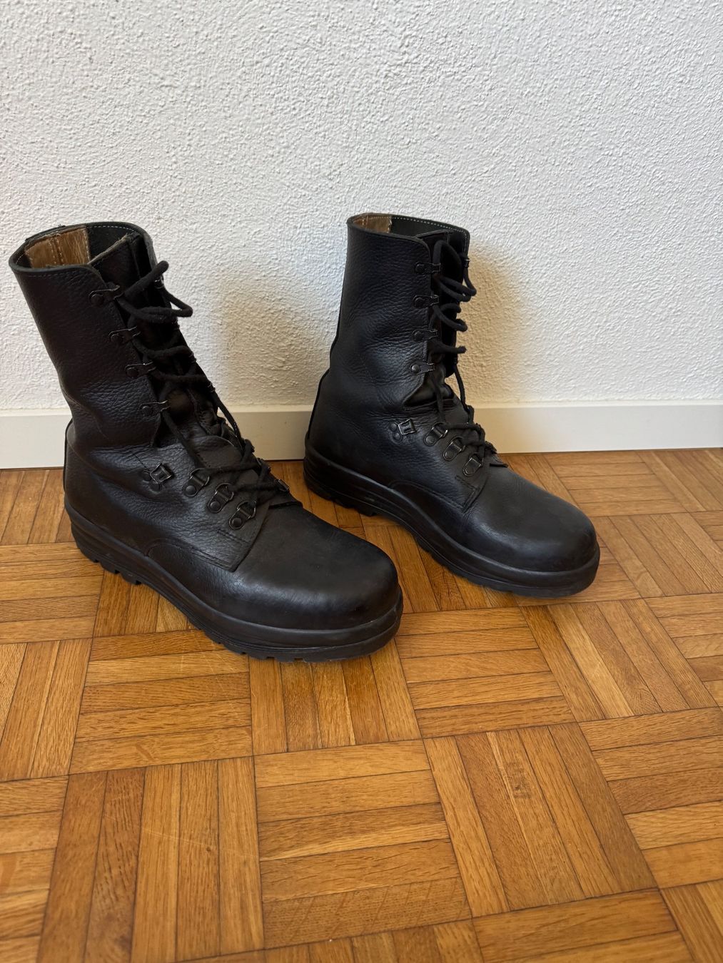 Schweizer Armee Scarpe da uomo: Militär Stiefel CH Gr 44 – Usato da frauenfeld venduto da pipi018 1