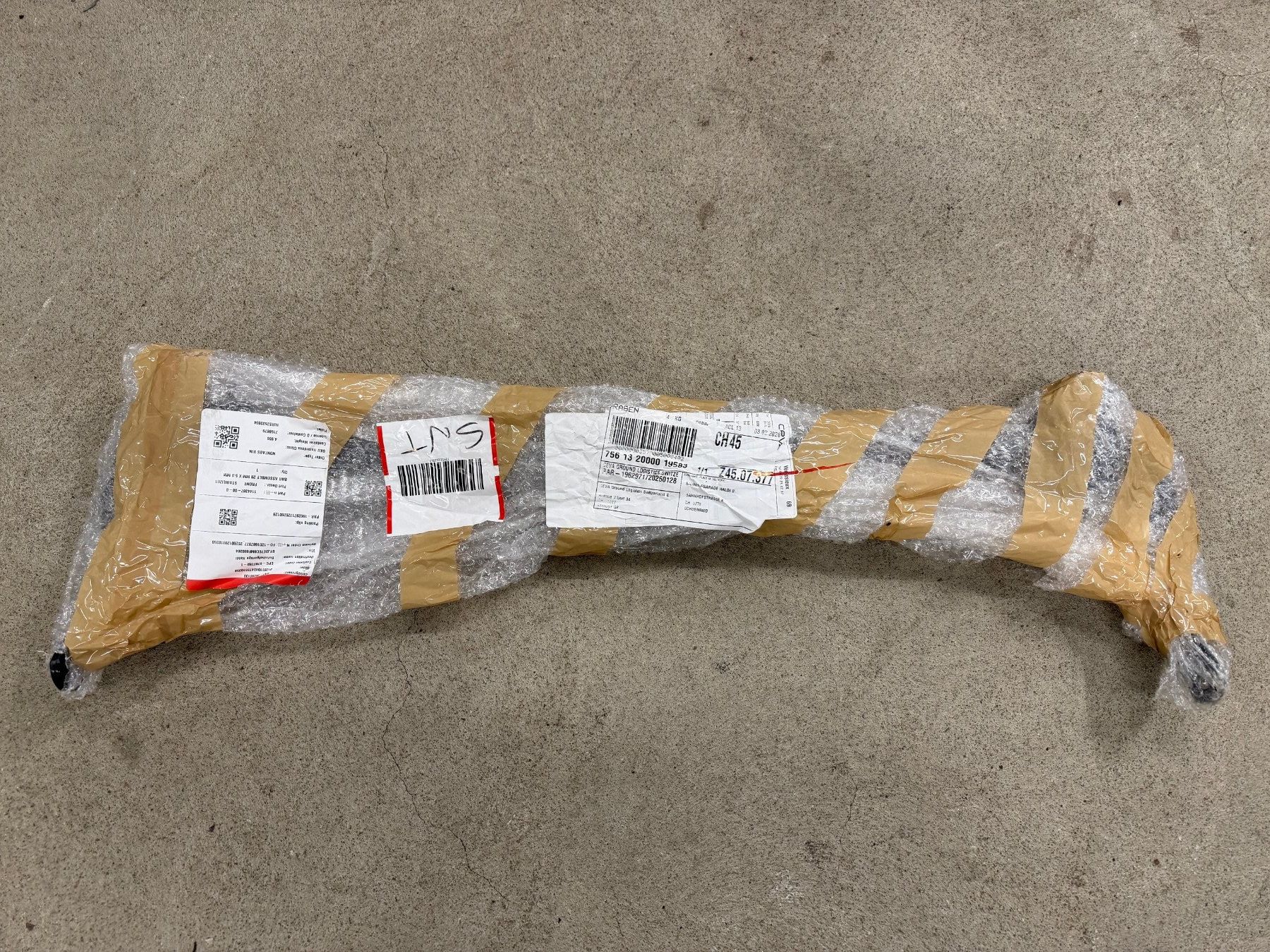 Tesla Tutti pezzi di ricambio auto: TESLA / Kurvenstabilisator vorne – Nuovo e nell'imballaggio originale da Schönried venduto da Bahnhofgarage-Haldi