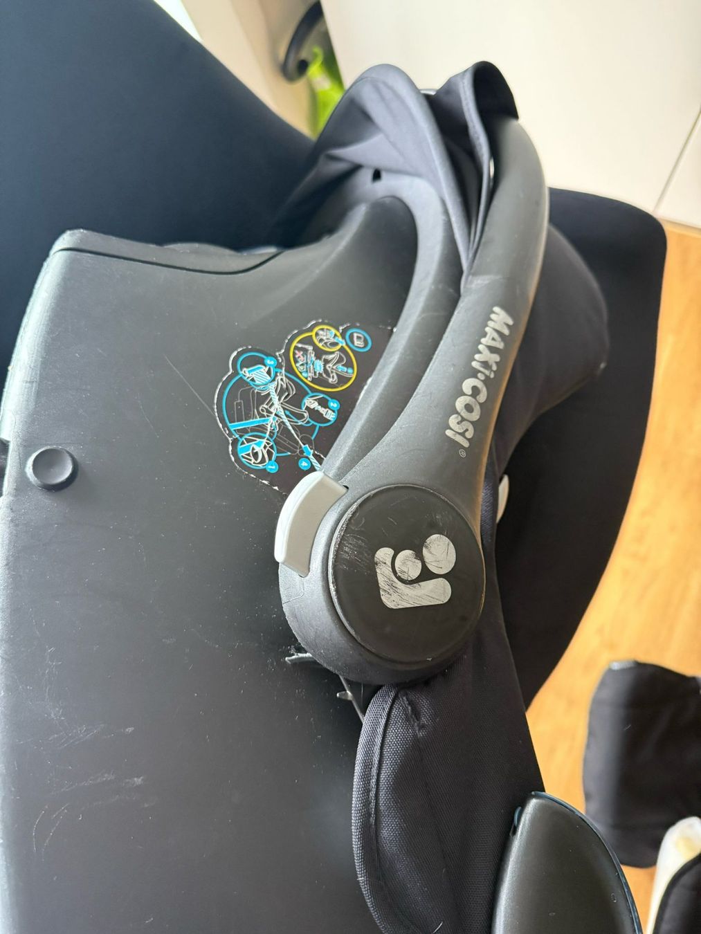 Maxi-Cosi Seggiolini per auto: Maxi-Cosi Babyschale mit Sonnenschutz, schwarz – Usato da Riehen venduto da edu_92w7 4