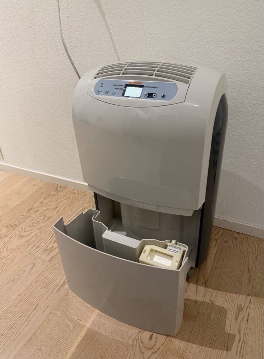 Deumidificatori: Luftentfeuchter Sonnenkönig 30l/24h – Usato da Basel venduto da Frenchie-Bulldog 1
