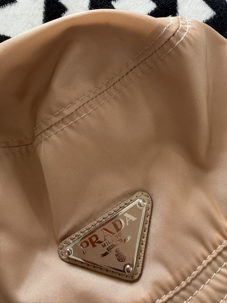Prada Hüte, Mützen & Caps: Bob Prada – Neu (gemäss Beschreibung) aus Marin-Epagnier von Cris_Tina_Elena_26 1