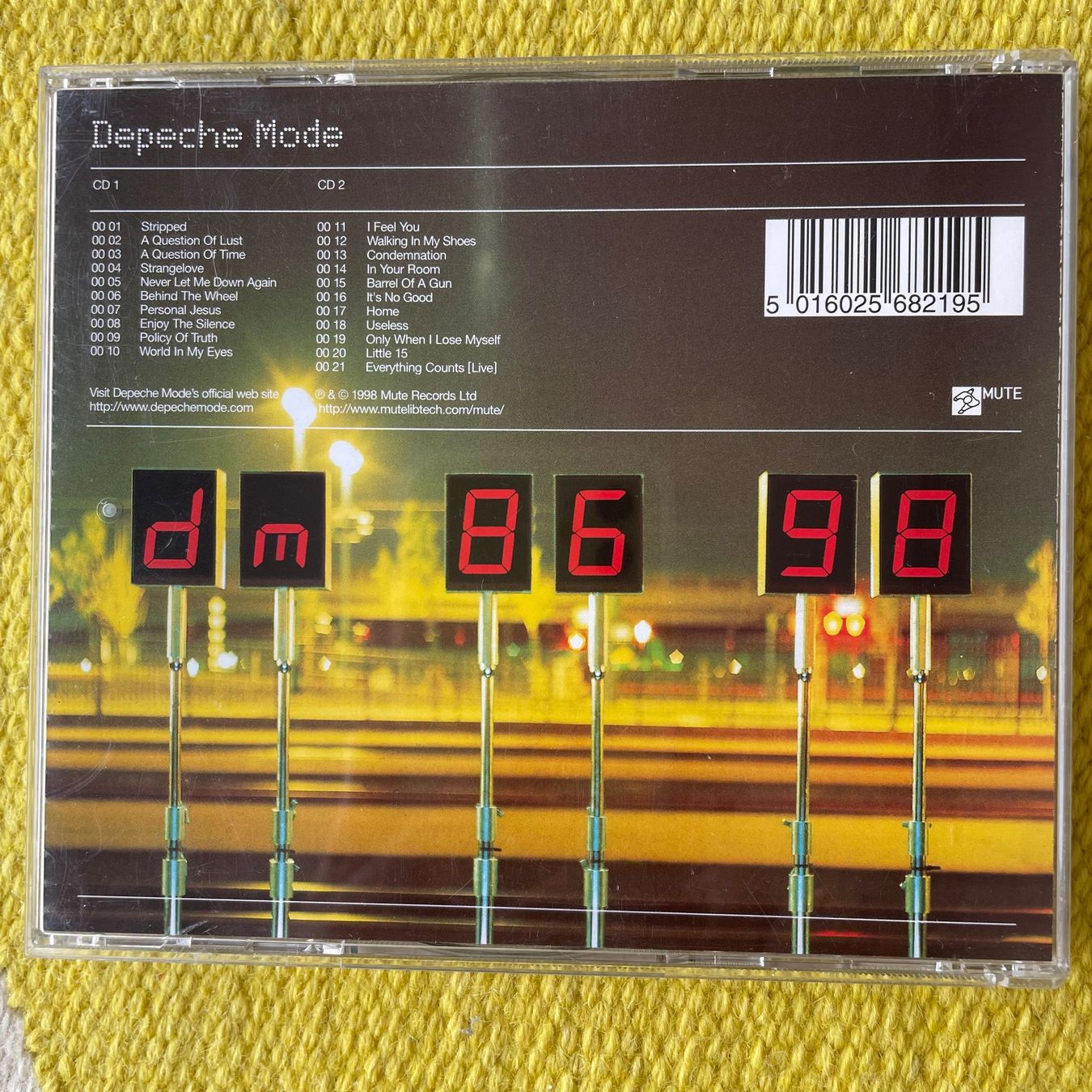 CD: DEPECHE MODE-2CD THE SINGLES 86-98 – Usato da Rorschacherberg venduto da CD-Roli 1