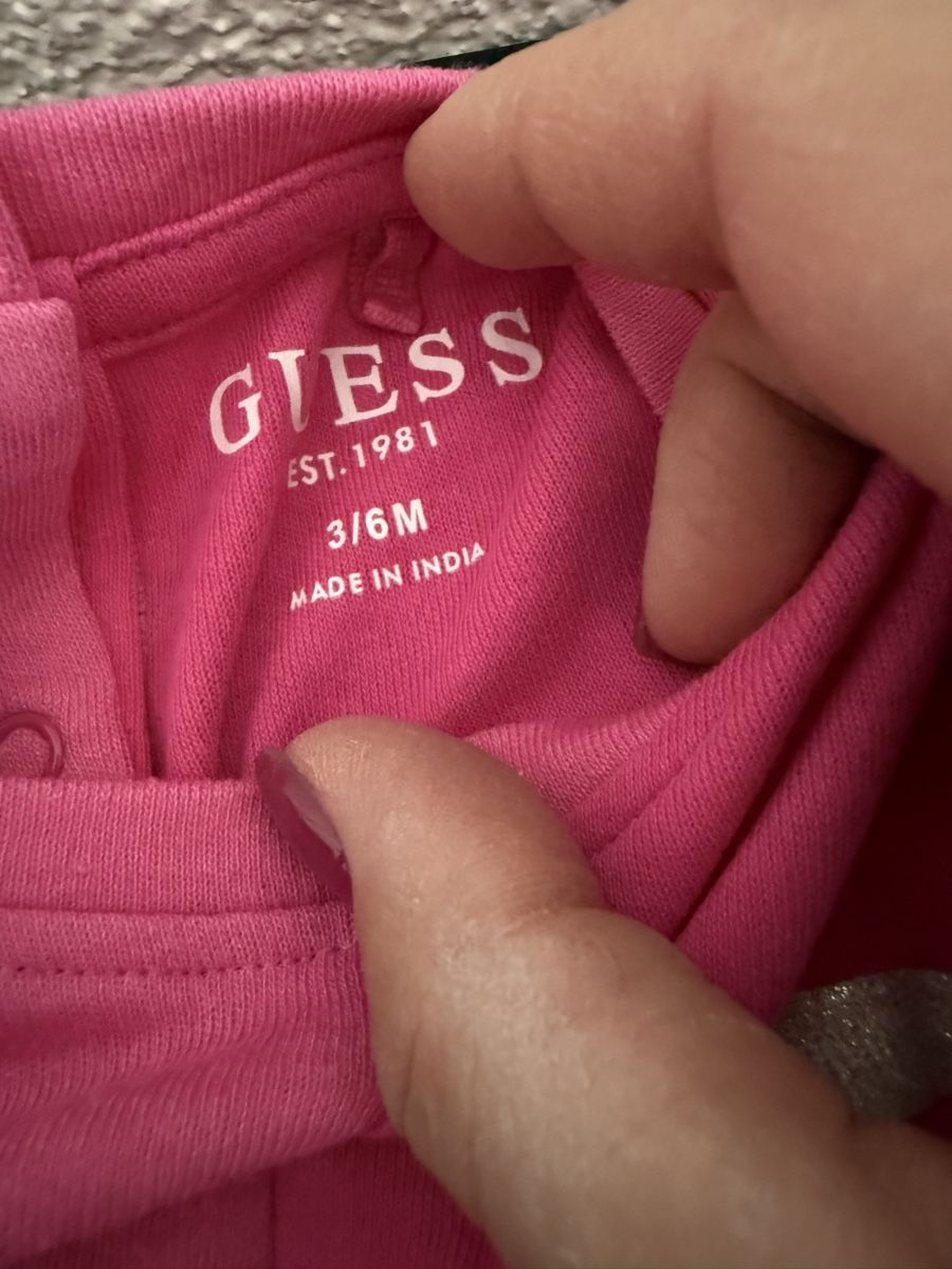 Guess Pagliaccetti: Neu! Süsser GUESS Strampler – Nuovo (secondo la descrizione) da Kölliken venduto da Vivii01 1