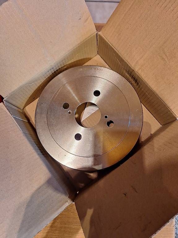 Toutes les pièces auto: Bremstrommel Toyota TRW DB 4254 – D'occasion à Koblenz par san_tz6q 2